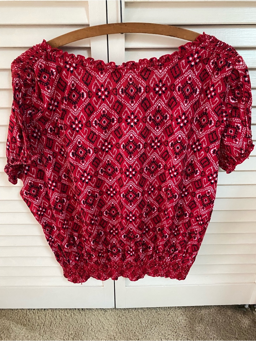 Faded Glory Red Patterned Elastic Bottom Blouse - Picture 2 of 4